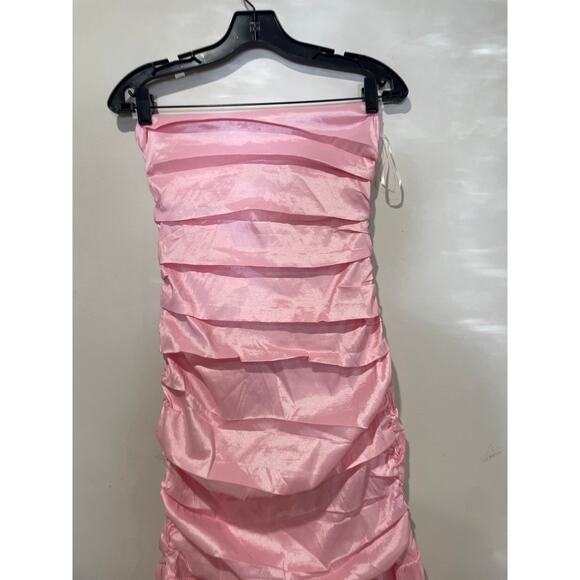 NWT Dear Emilia by Hello Molly Under The Chandelier Strapless Maxi Dress Pink M - Picture 3 of 8